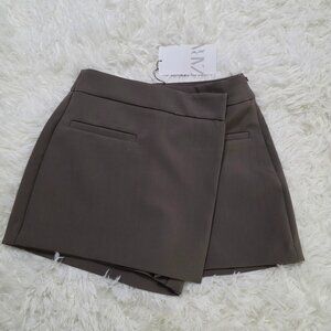 NEW WITH TAG ZARA shorts XS